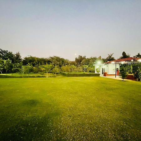 Villa Anantam Aravali à Gurgaon Extérieur photo