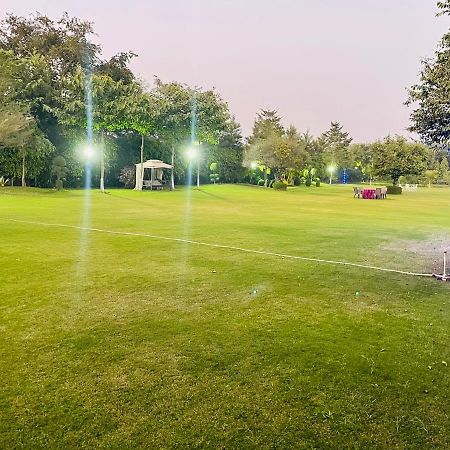 Villa Anantam Aravali à Gurgaon Extérieur photo