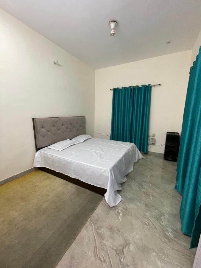 Villa Anantam Aravali à Gurgaon Extérieur photo