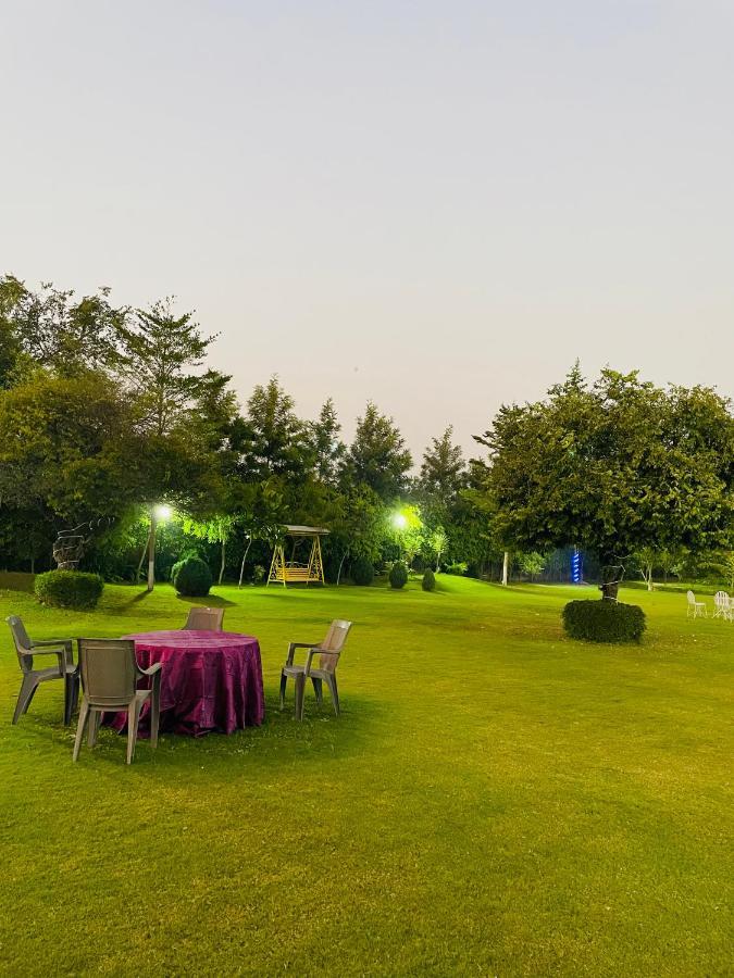 Villa Anantam Aravali à Gurgaon Extérieur photo