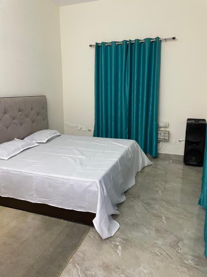 Villa Anantam Aravali à Gurgaon Extérieur photo