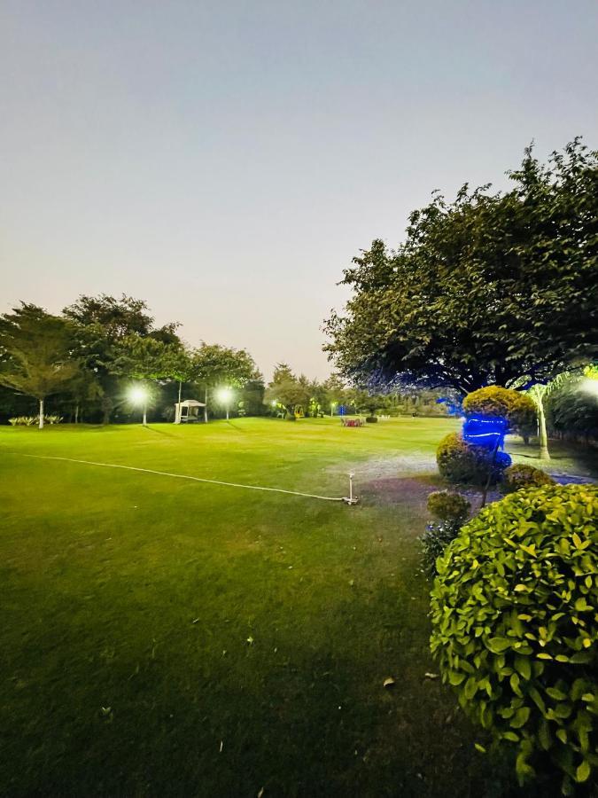 Villa Anantam Aravali à Gurgaon Extérieur photo