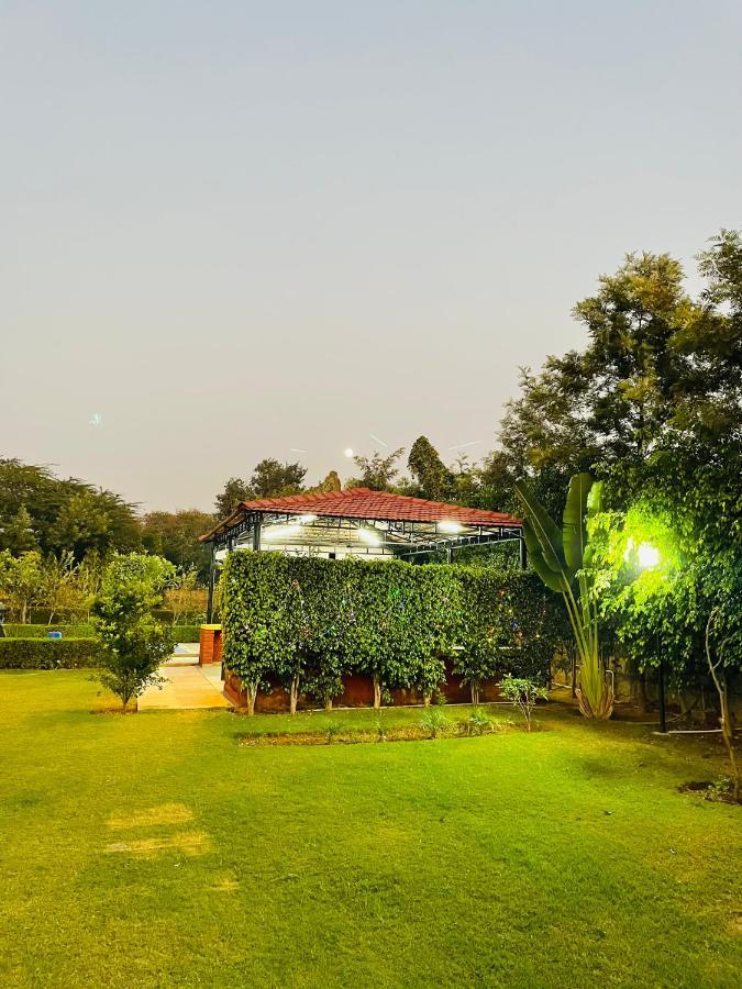 Villa Anantam Aravali à Gurgaon Extérieur photo